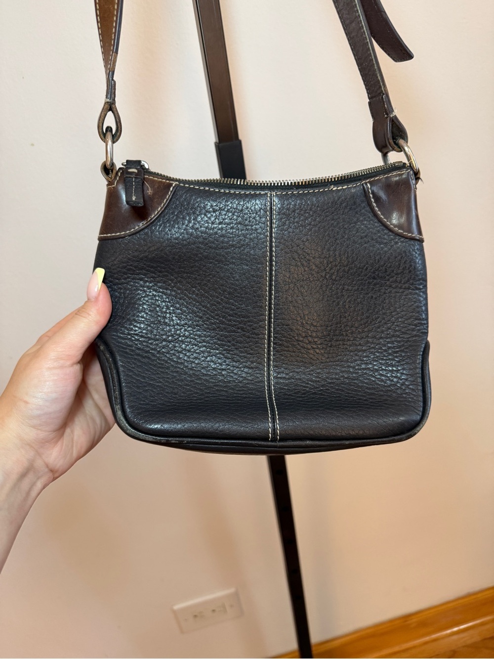 Dooney & Bourke Black Pebbled Leather Crossbody Bag Brown Trim | Good Condition - Picture 5 of 8